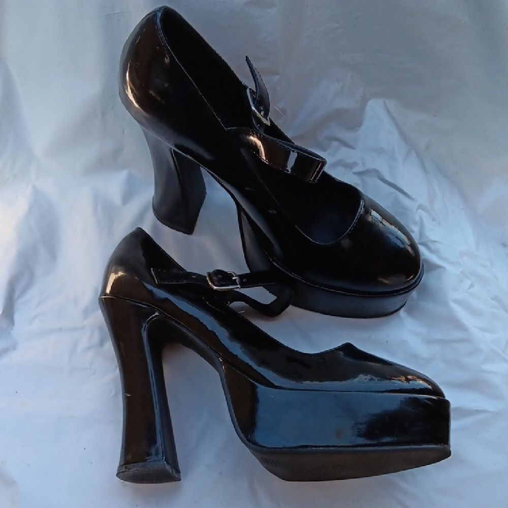 Ellie Black Platform Heels Size 7